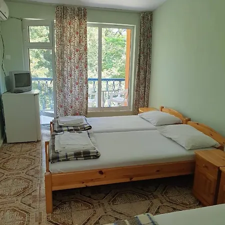Maria Otel Naousa